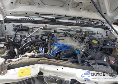 2004 Nissan Frontier Xe-V6 z USA, uszkodzony, nr VIN 1N6ED29Y24C418169